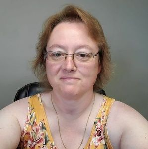 Meet your Posher, Loralee